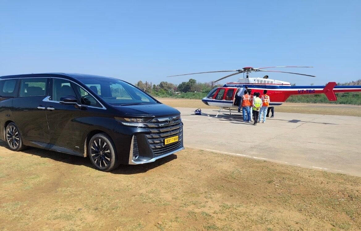 Toyota Vellfire Airport Transfer Jaipur